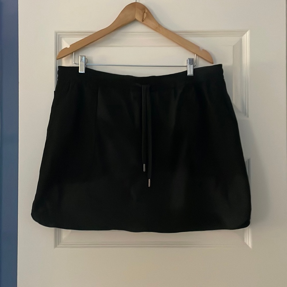 LAST CALL! Donating 4/20. Athleta Farallon Skirt
